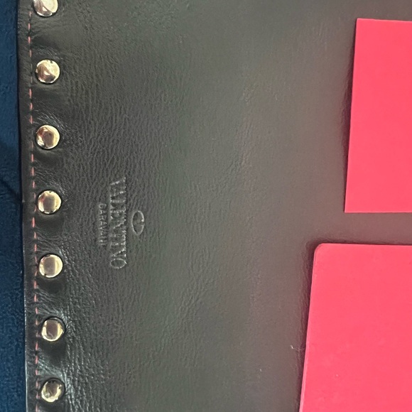 Authentic Valentino Camo clutch - Picture 4 of 14